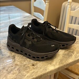 Women’s On Cloudmonster Running Shoe